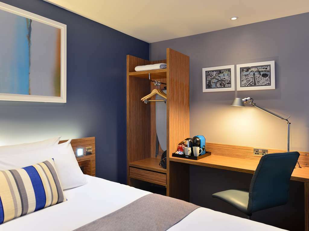 Travelodge London Docklands Szoba fotó